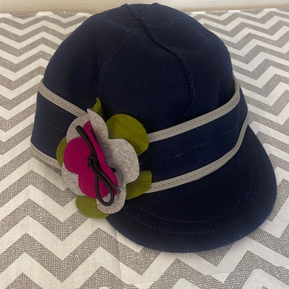 Girls Stormy Kroger Hat size 6 1/2